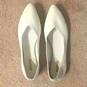 Rothy’s style ballet flat